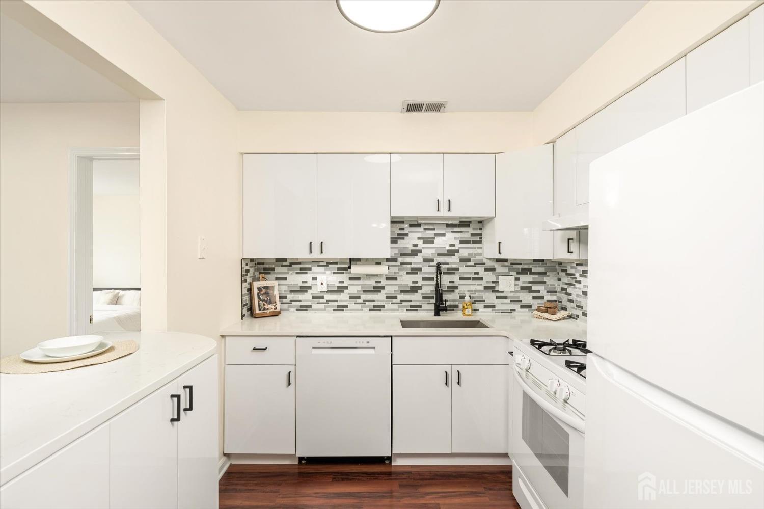 1125 Waterford Drive, Edison, NJ, 08817 image 14