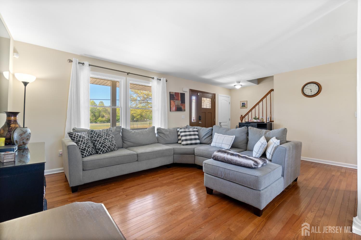 99 Clyde Avenue Image 4