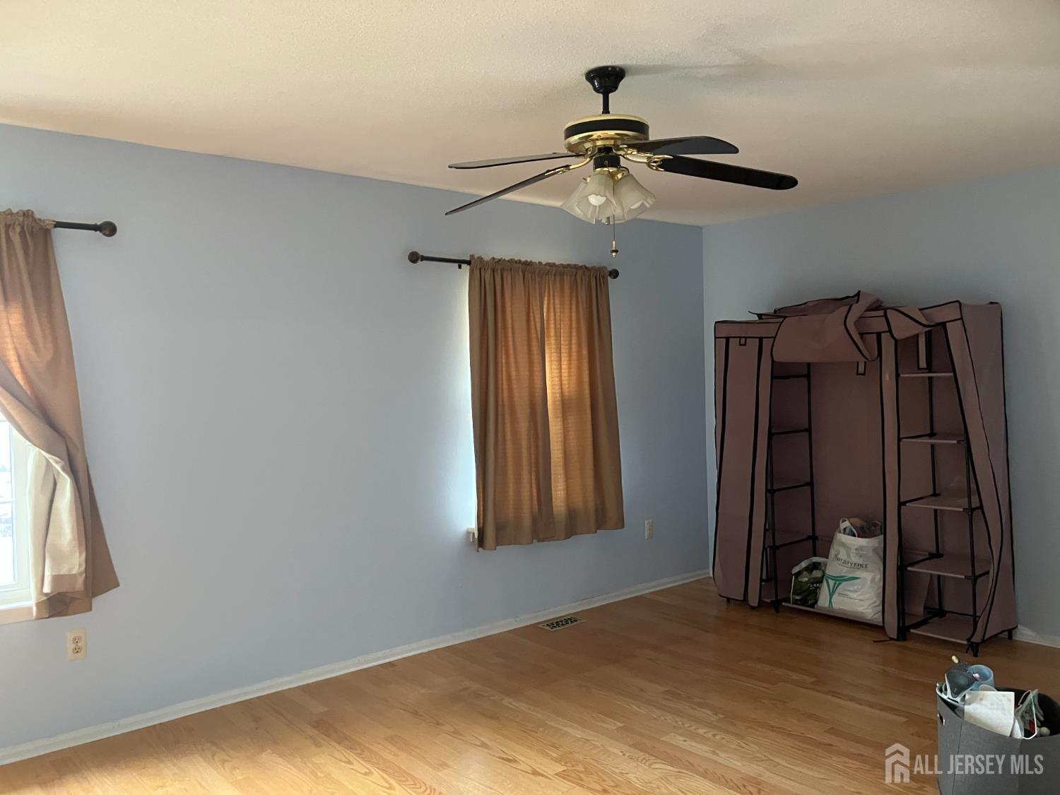 293 Bromley Place Image 4