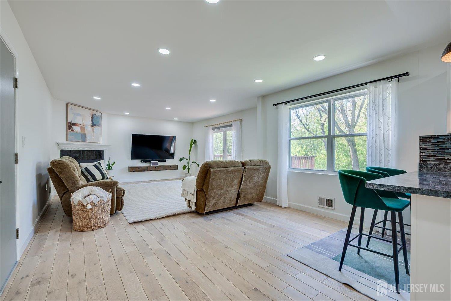 122 Dewolfe Street, Edison, NJ, 08817 image 16