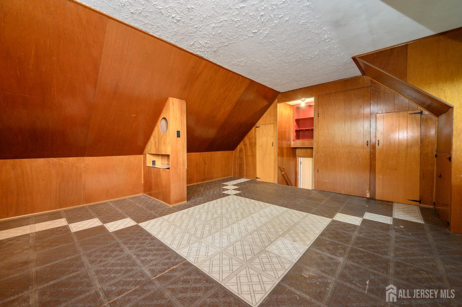 384 Maplewood Avenue, Colonia, NJ, 07067 image 27