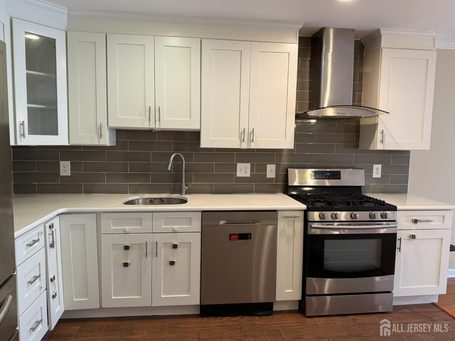 54 Holly Court, Edison, NJ, 08820 image 20