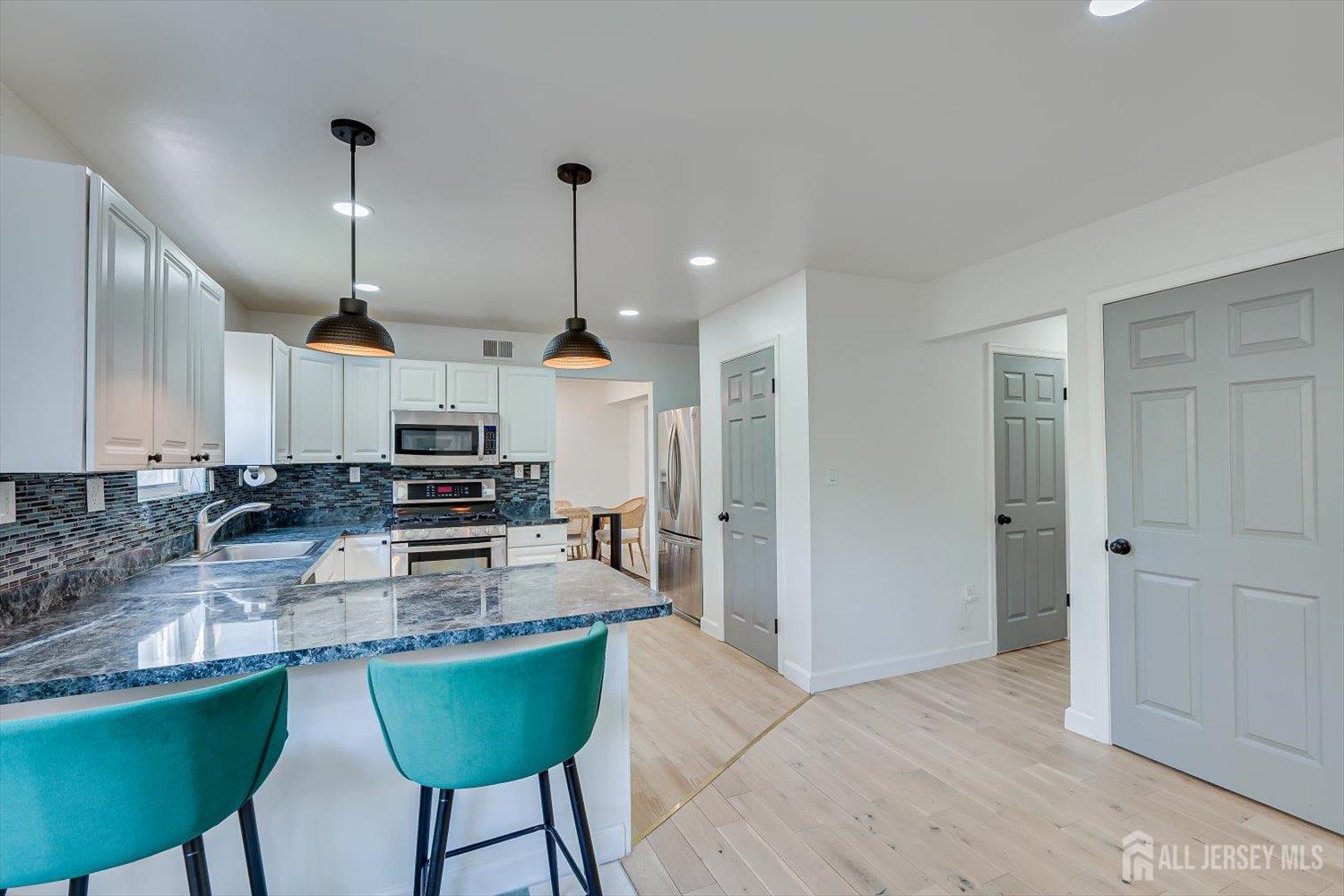 122 Dewolfe Street, Edison, NJ, 08817 image 14