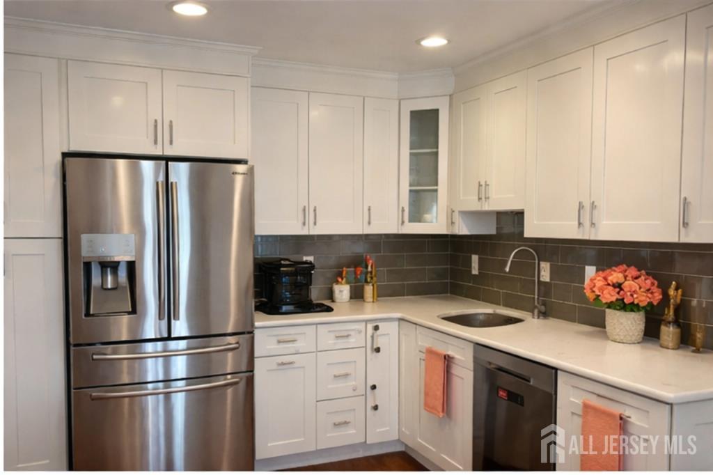 54 Holly Court, Edison, NJ, 08820 image 16