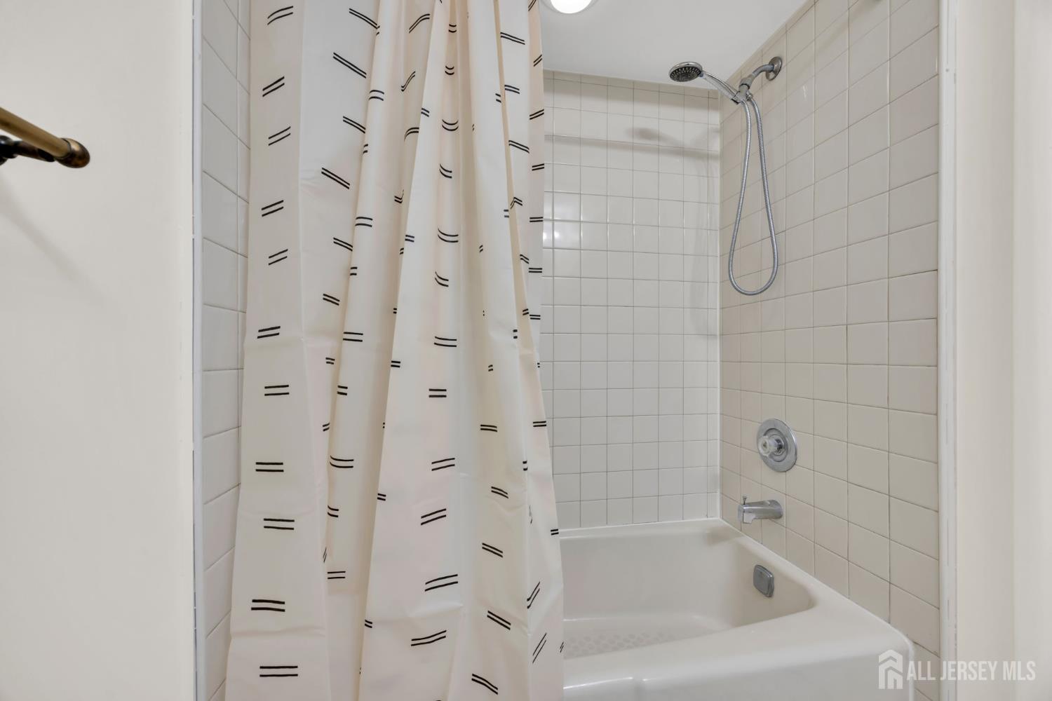 113 Heather Court 113, Edison, NJ, 08820 image 18