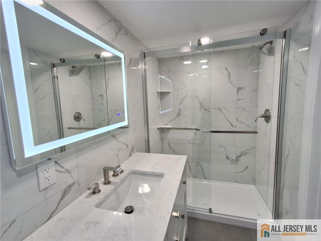 397 Lake Avenue, Colonia, NJ, 07067 image 9