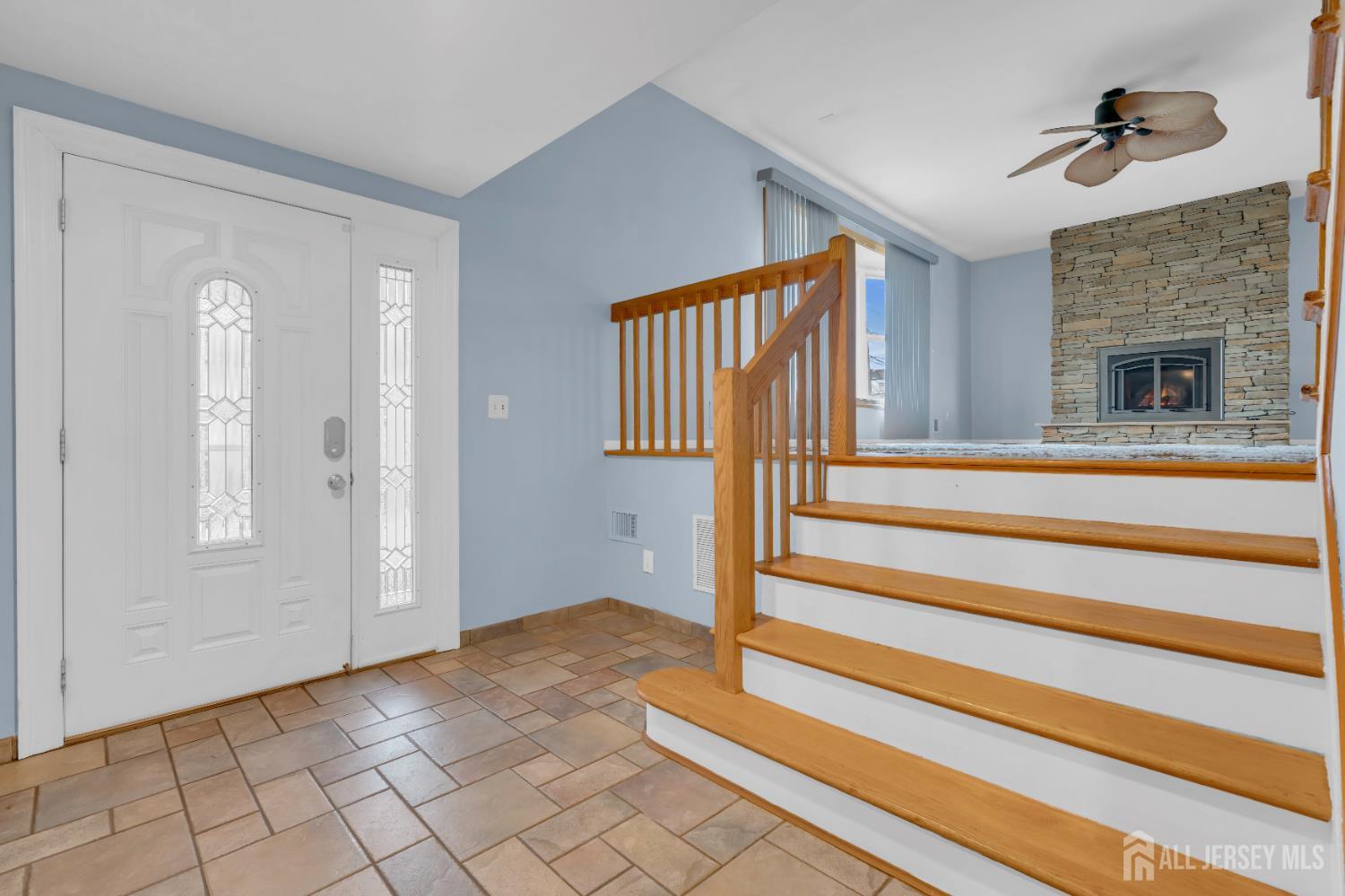 17 Hollywood Drive Image 3
