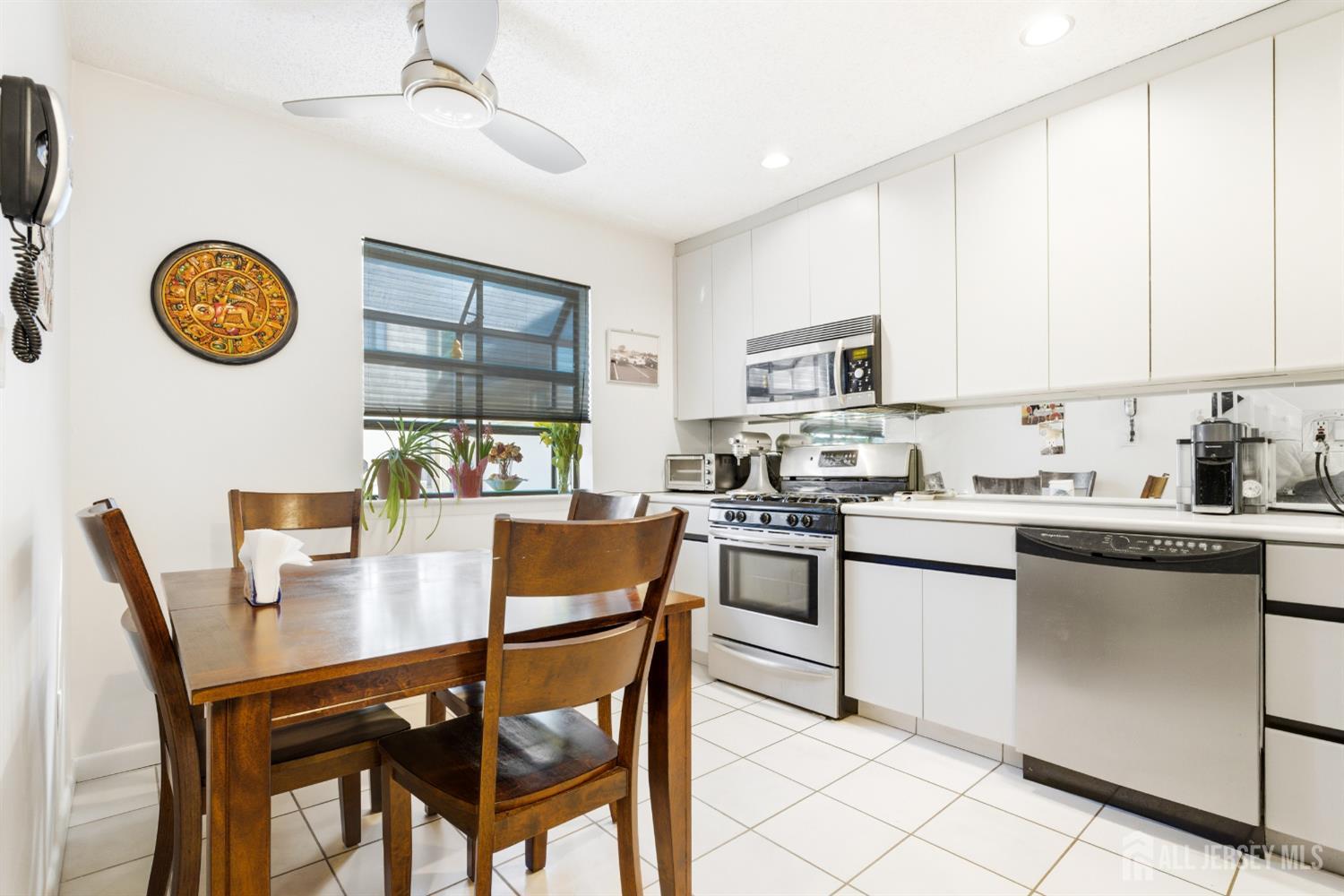 38 Carriage Place, Edison, NJ, 08820 image 14