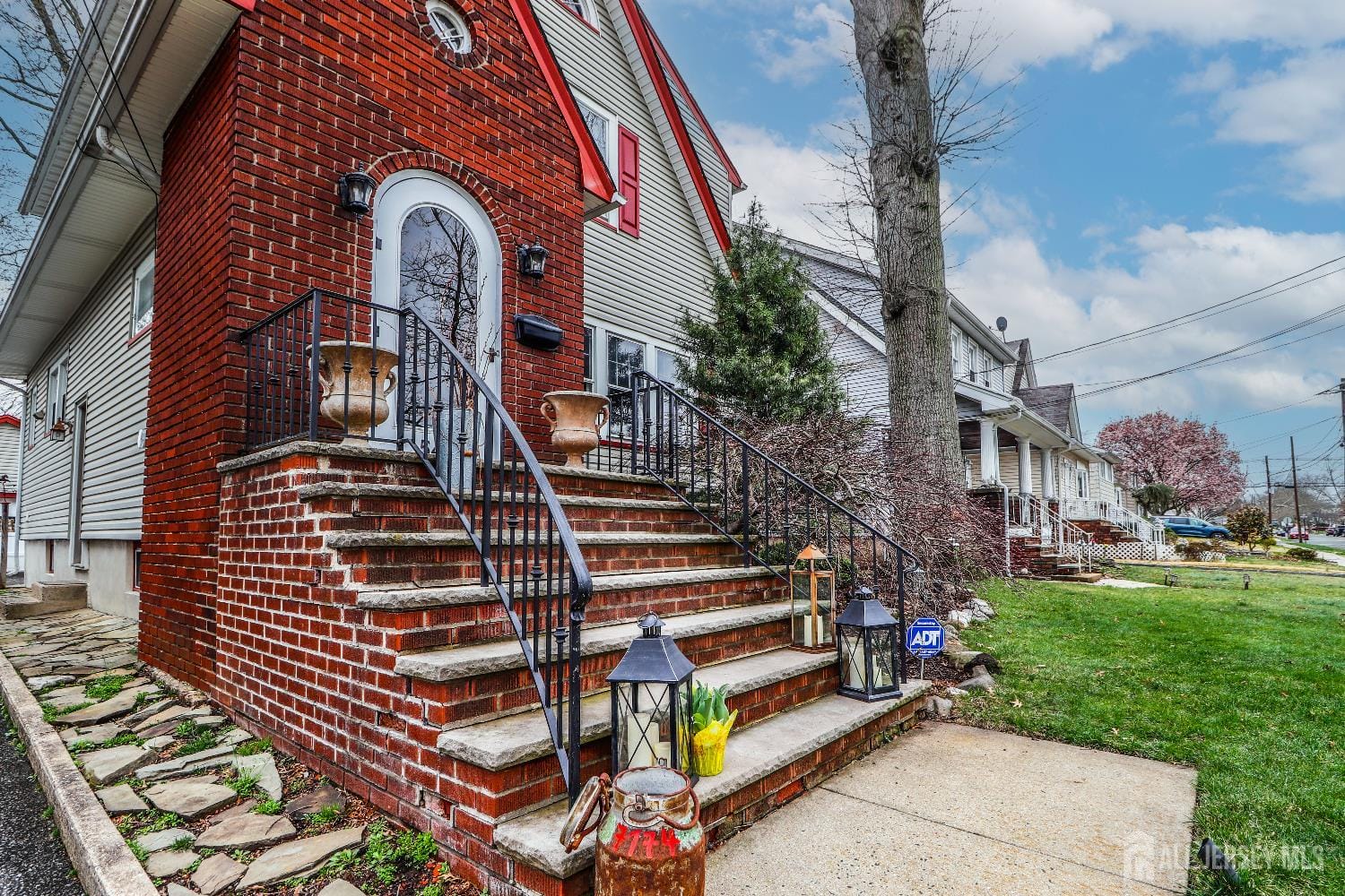 544 W Meadow Avenue Image 3