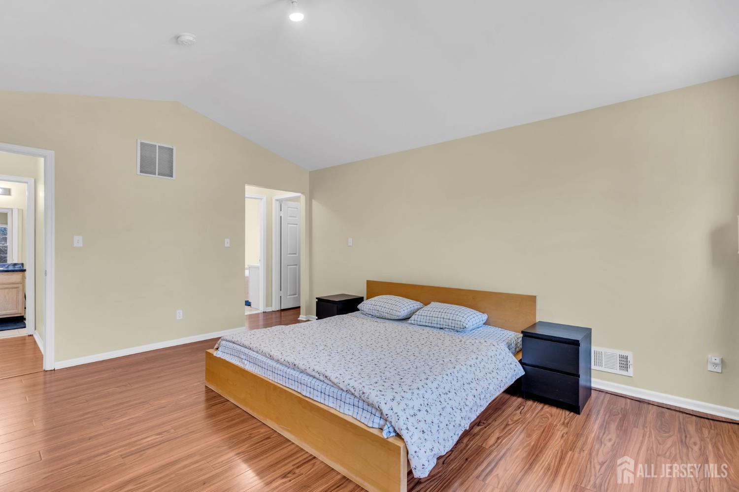 52 Zeller Drive, Franklin Twsp, NJ, 08873 image 35