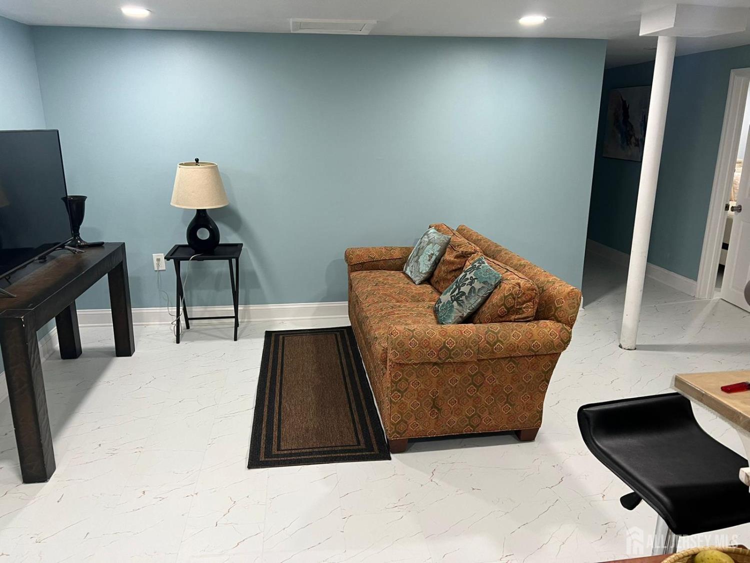 500 KNOFT Street Image 5