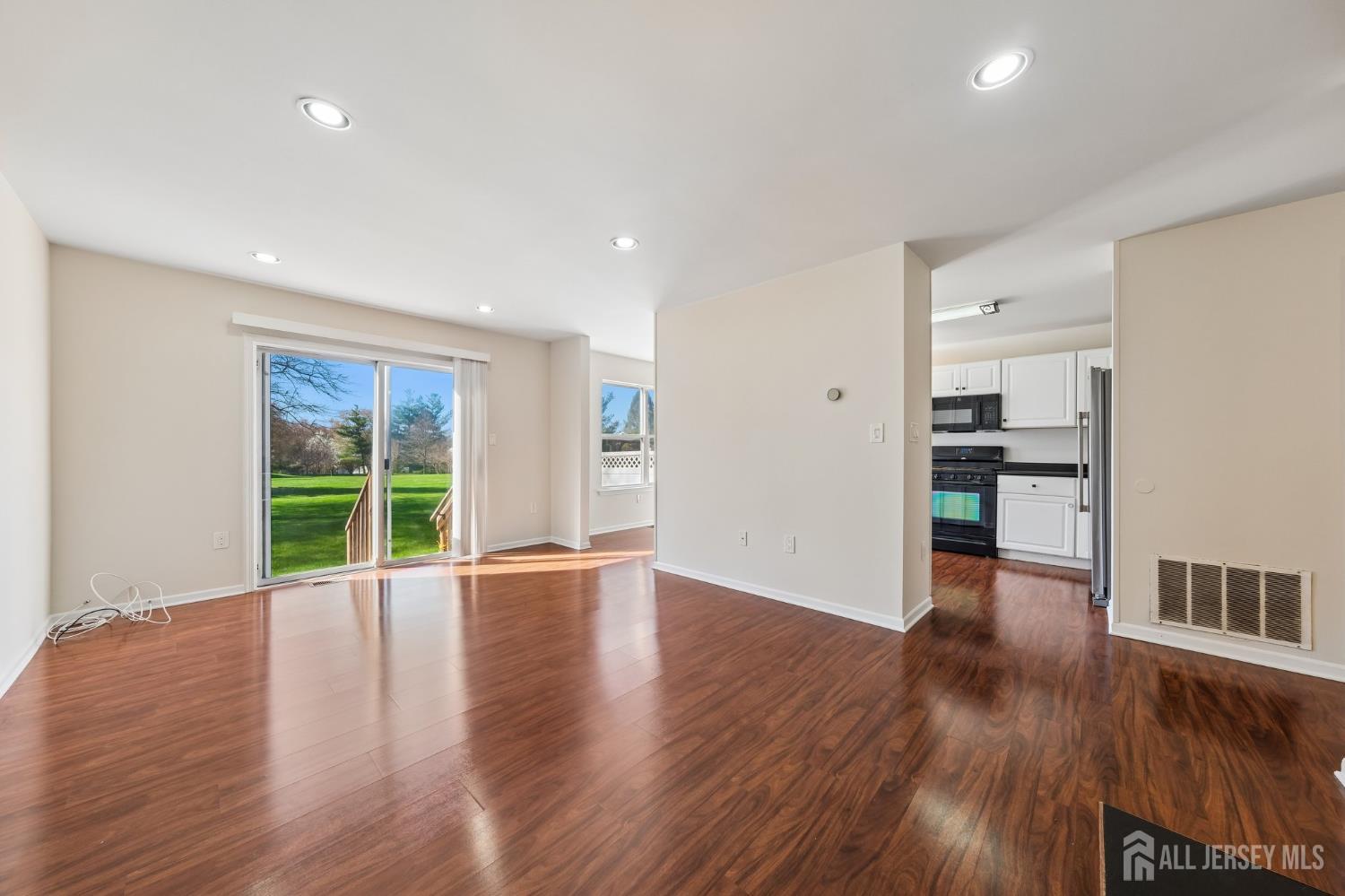 304 Heskers Court Image 4