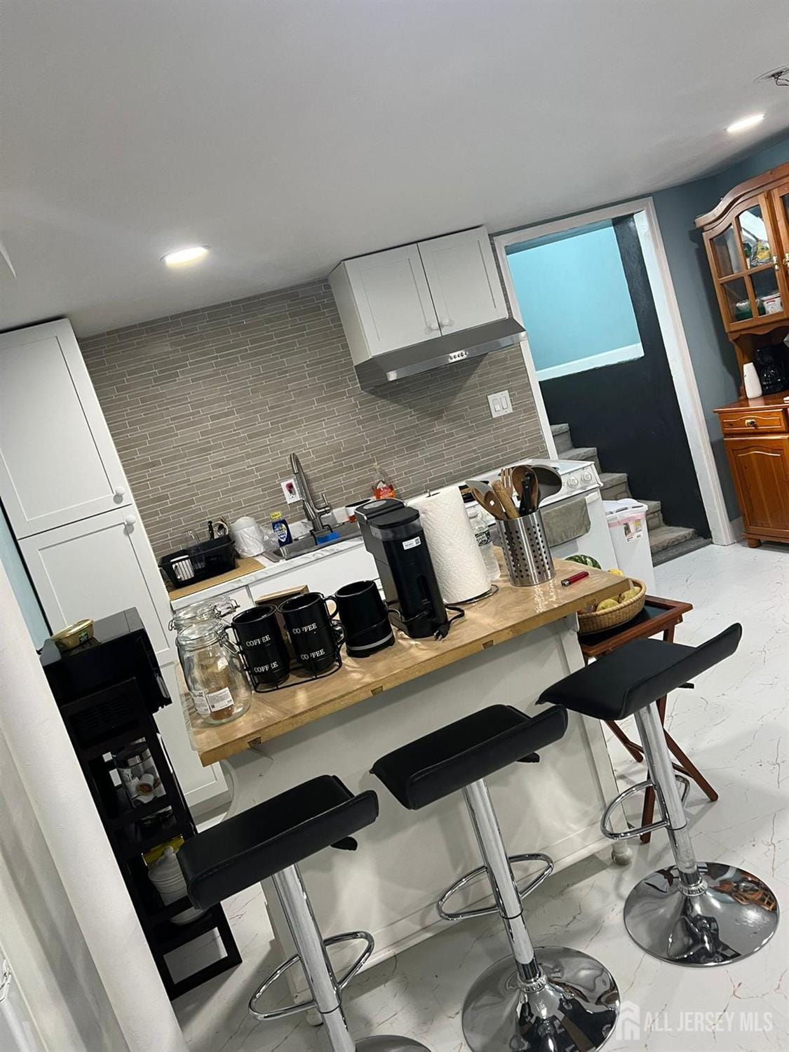 500 KNOFT Street Image 4