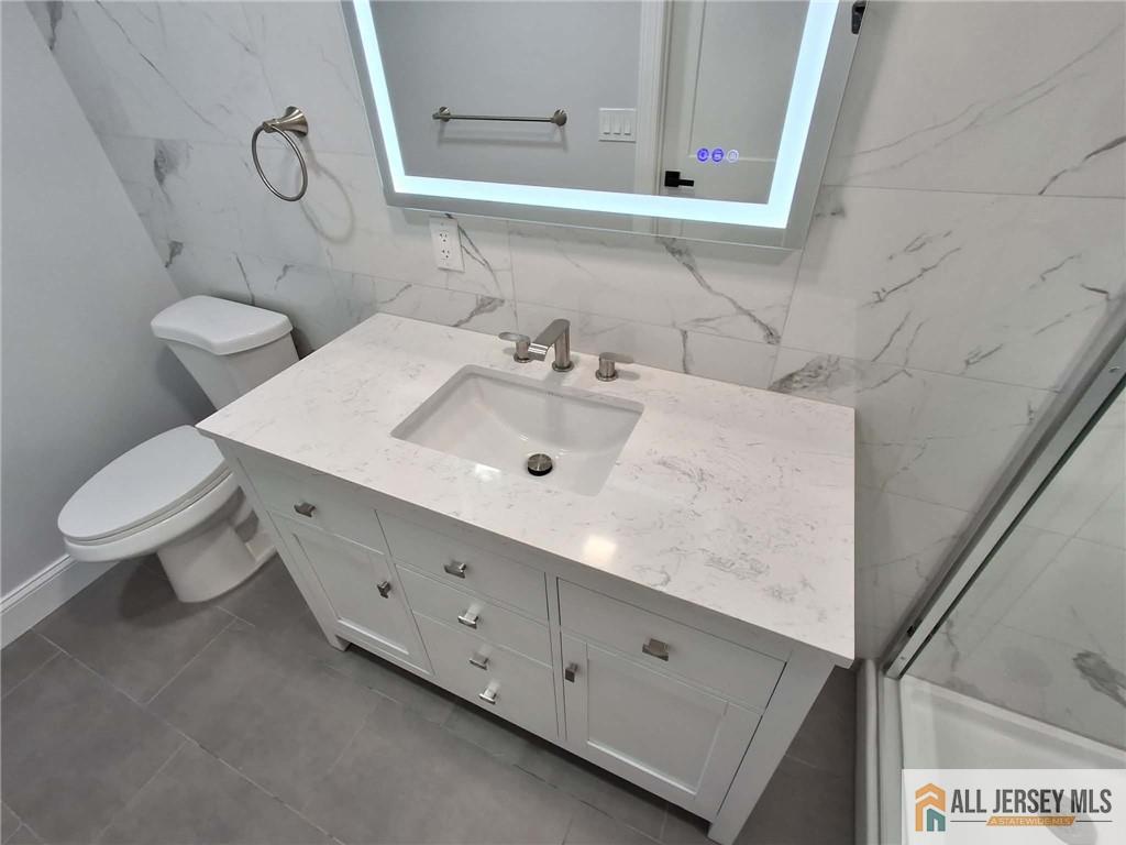 397 Lake Avenue, Colonia, NJ, 07067 image 10