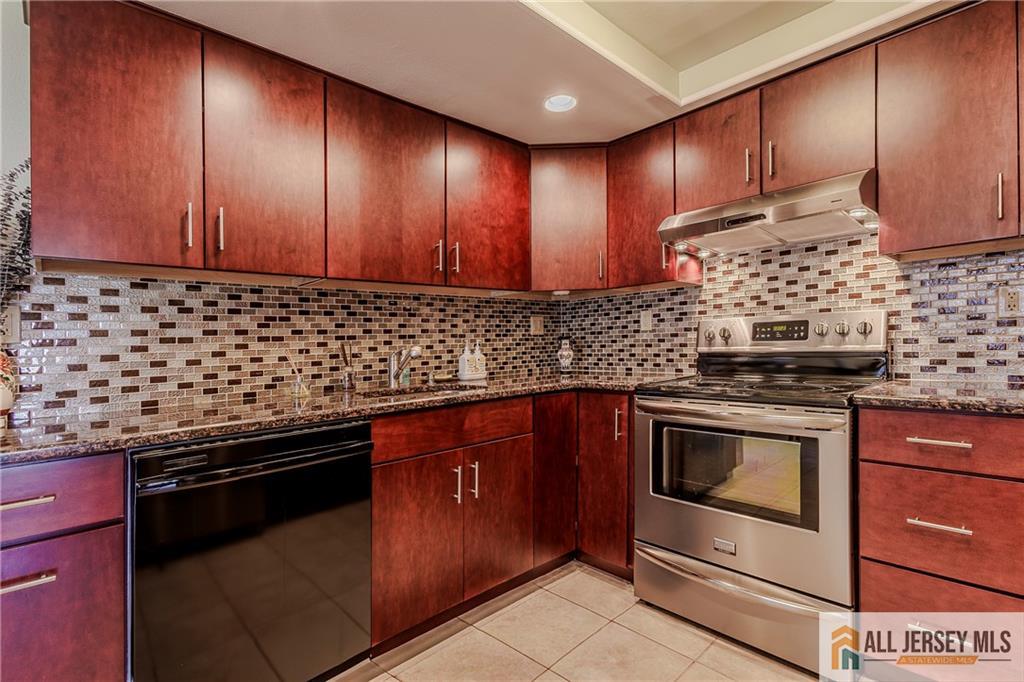 30 Larch Plaza 30A, Monroe, NJ, 08831 image 12