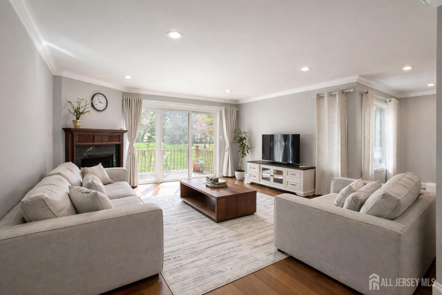 70 Sayre Drive Image 5