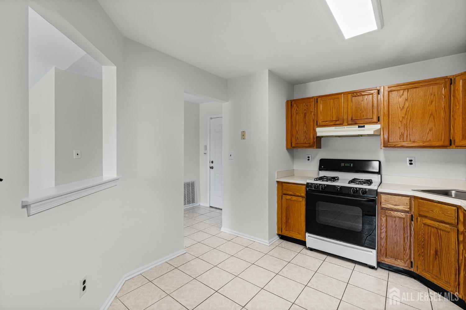 341 Silvia Street Image 4