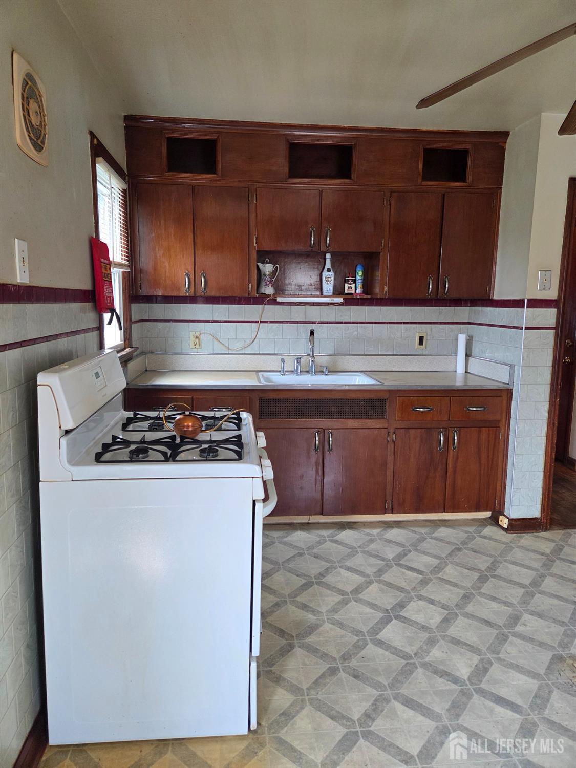 83 Daniel Street, Port Reading, NJ, 07064 image 8