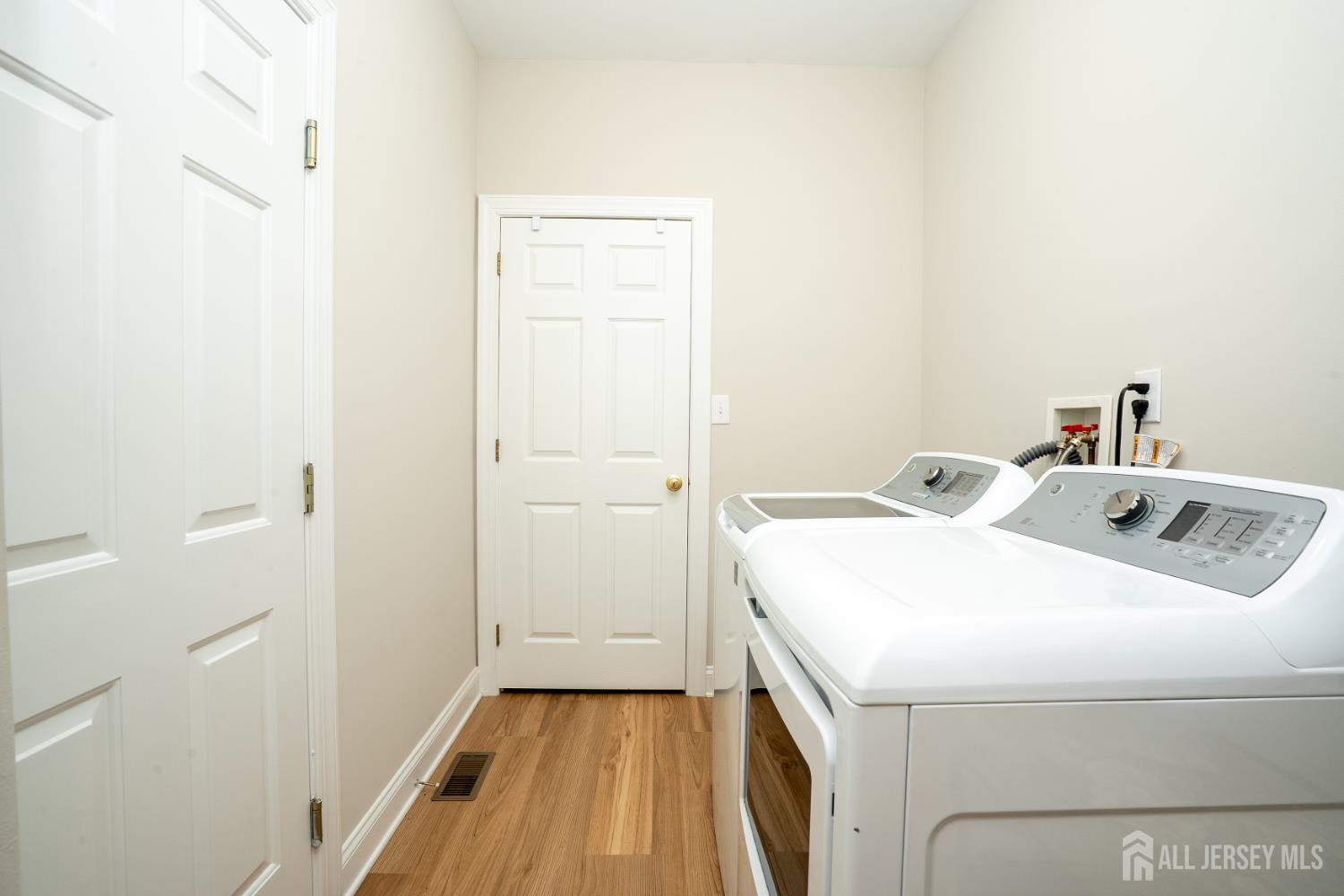 3 Colonial Court, Plainsboro, NJ, 08536 image 24