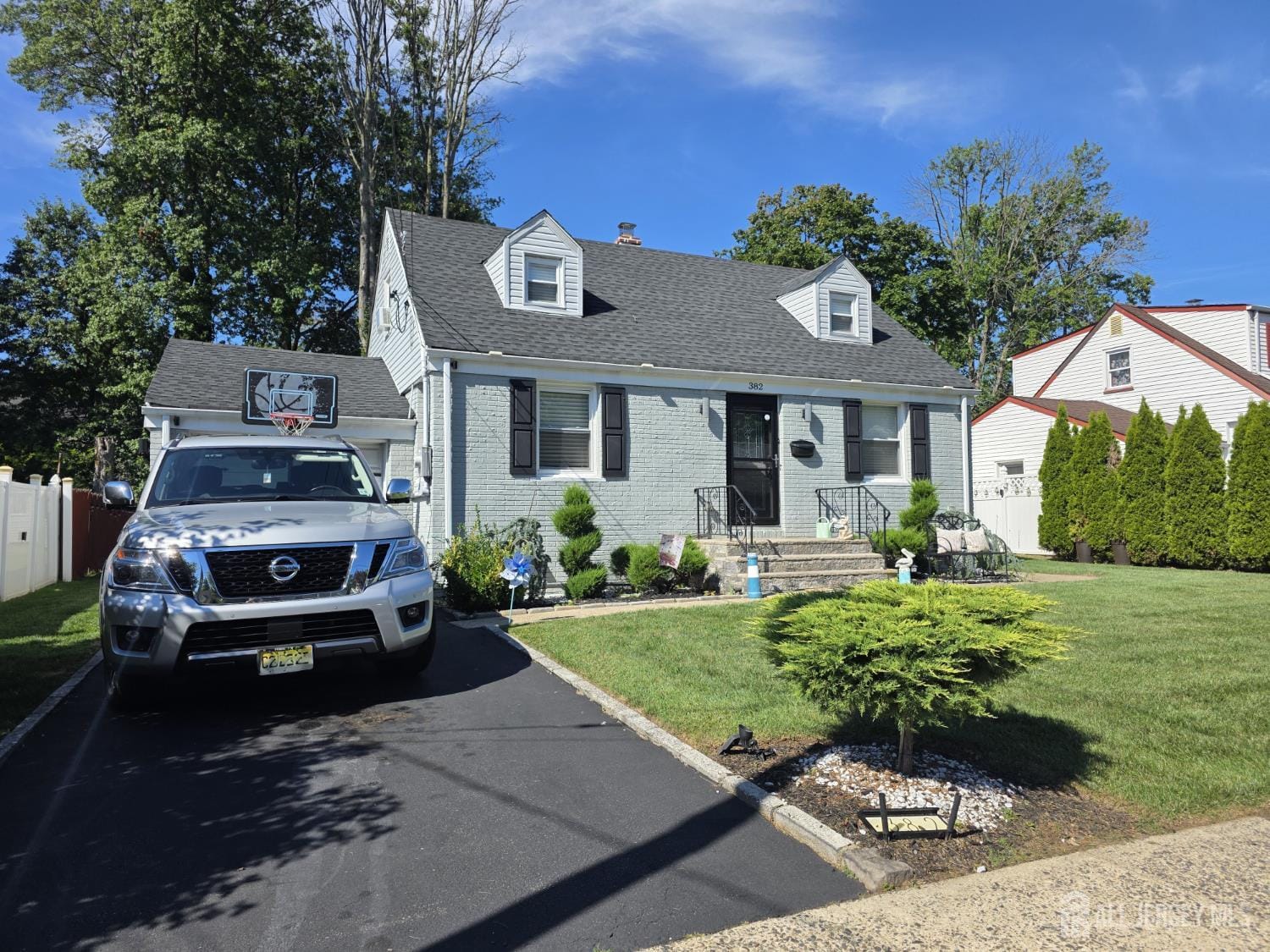 382 Douglas Road Image 1