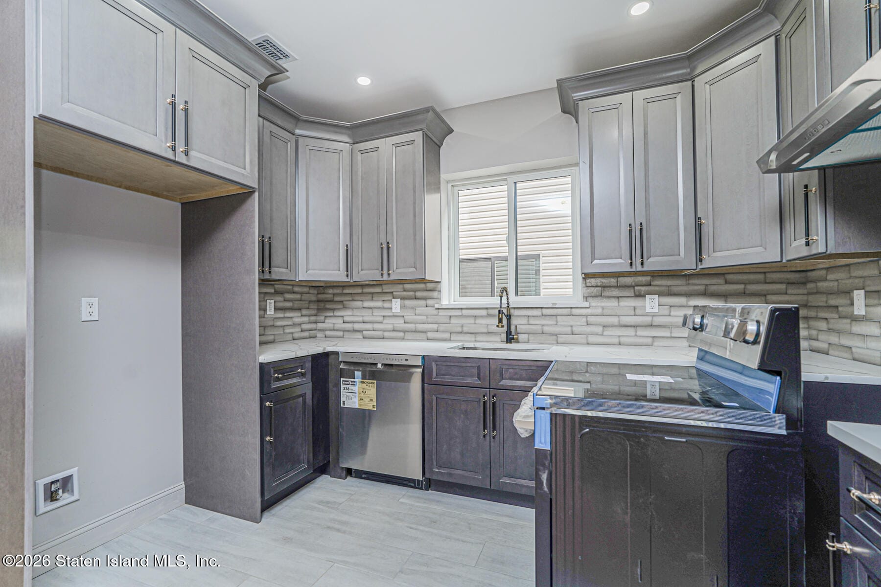 28 Hope Avenue, Staten Island, NY, 10305 image 41