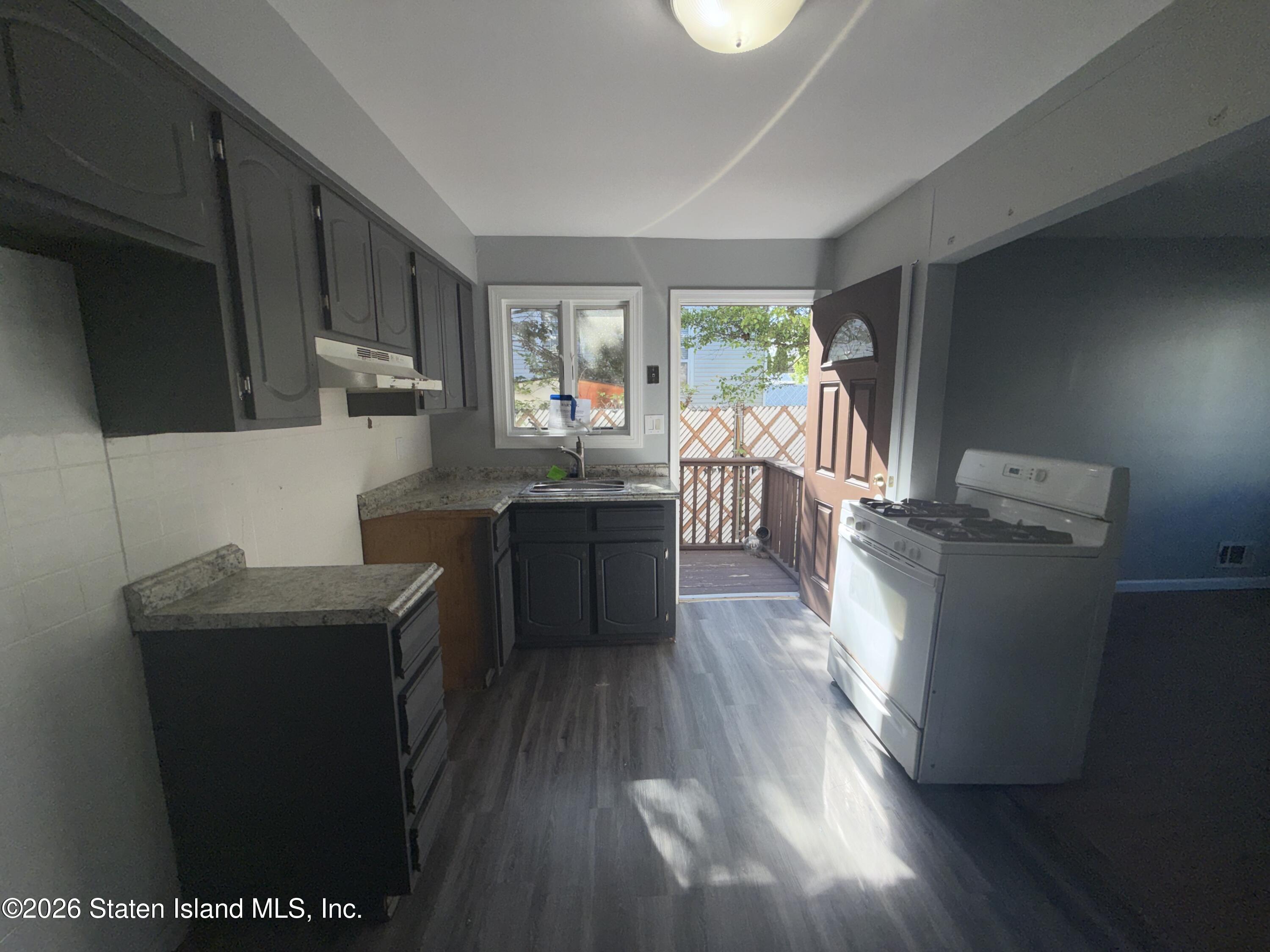 42 NW Elwood Avenue 42, Staten Island, NY, 10314 image 21