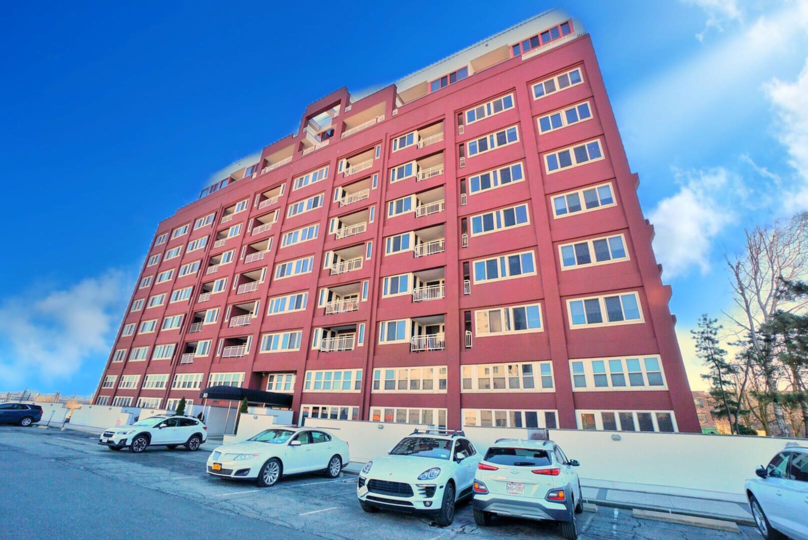 80 Bay Street Landing 4a Image 2