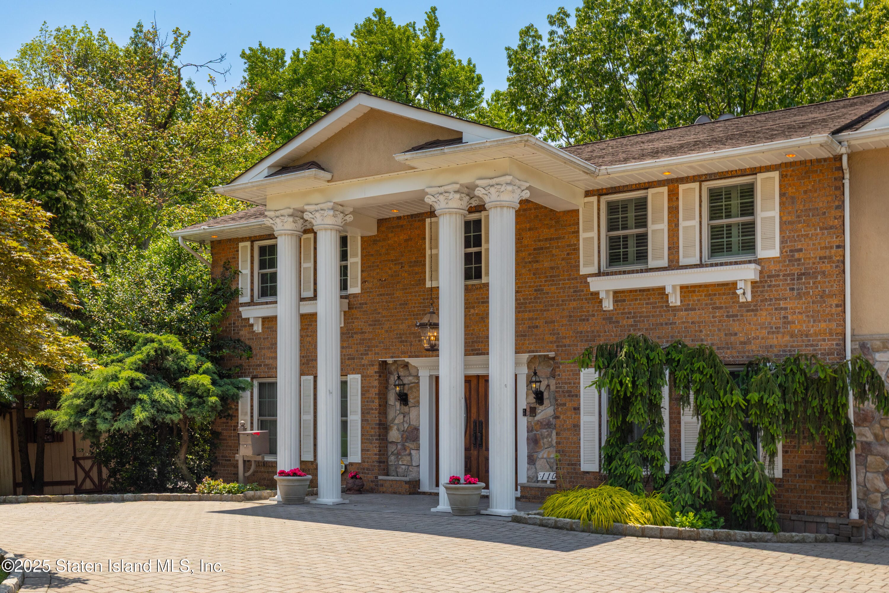 110 Wadsworth Road Image 3