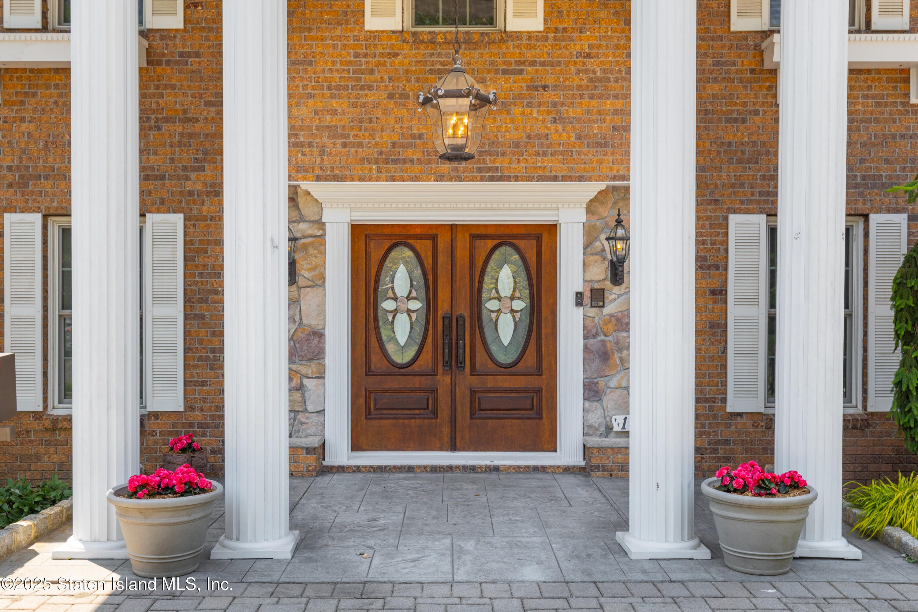 110 Wadsworth Road Image 4