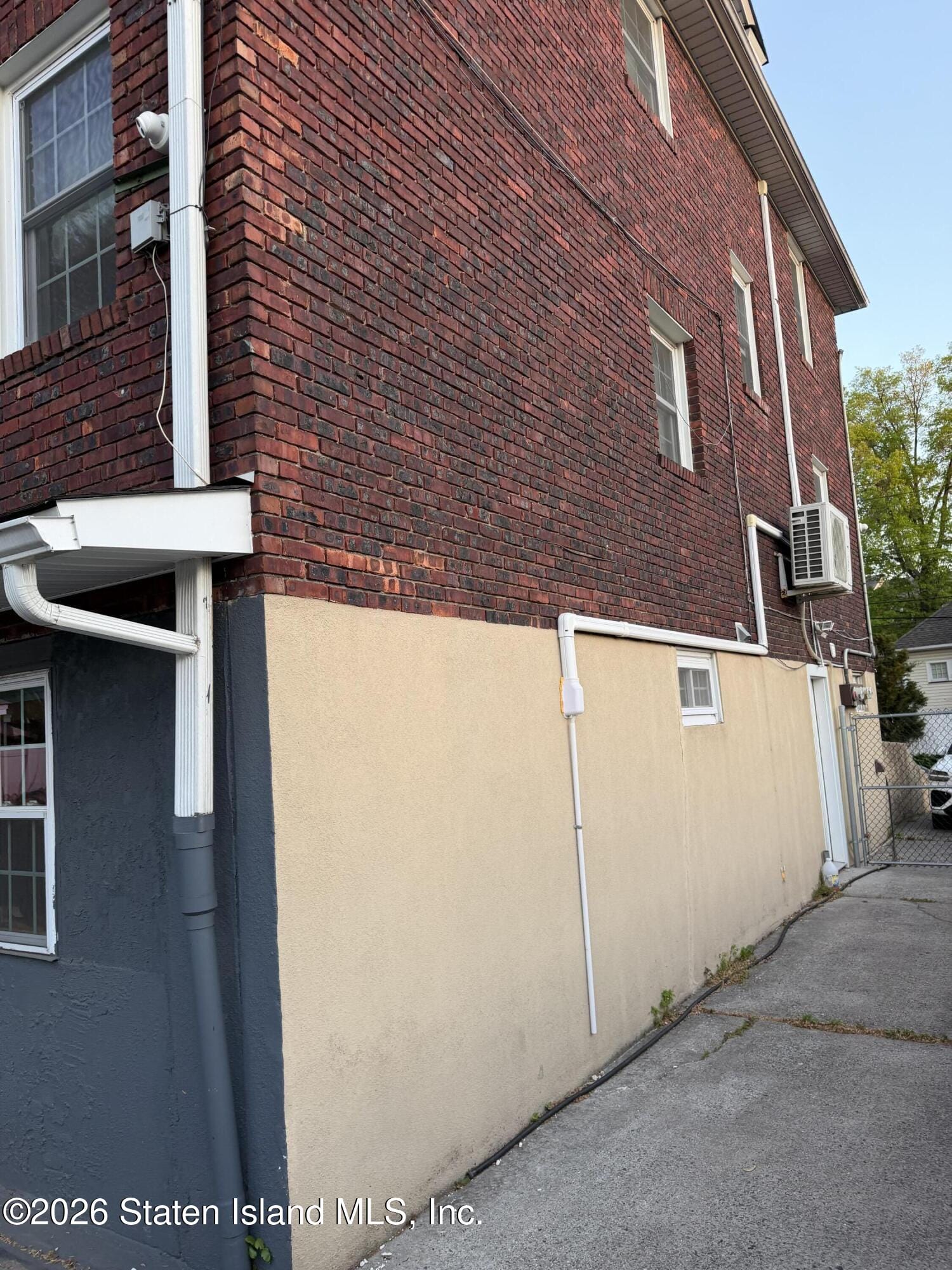 21-23 Holbernt Court, Staten Island, NY, 10302 image 4
