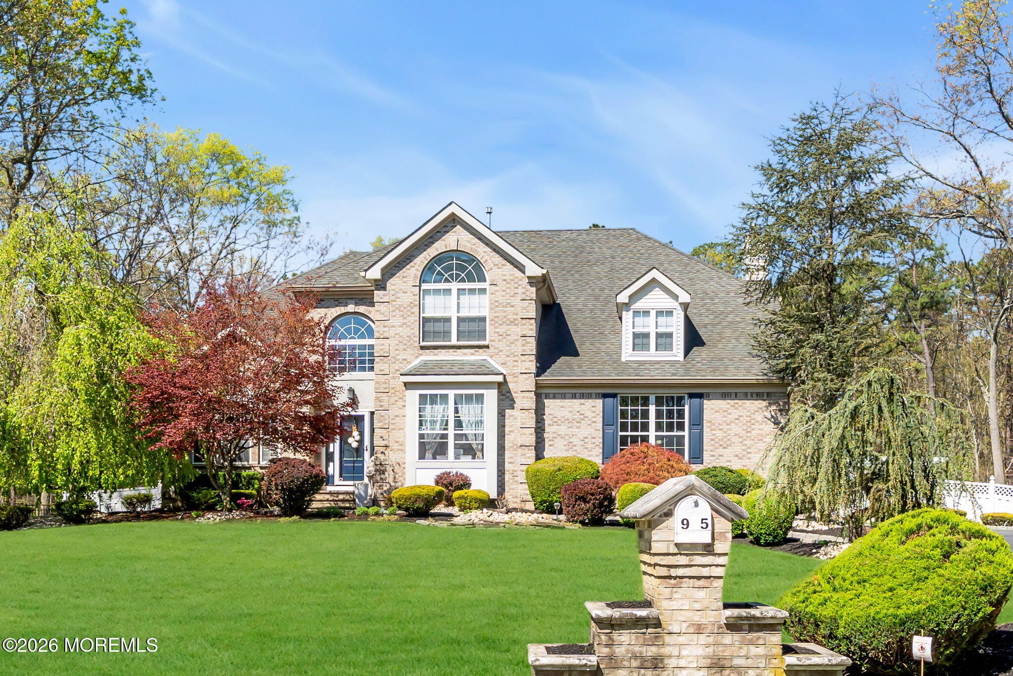 95 Erin Drive Image 2