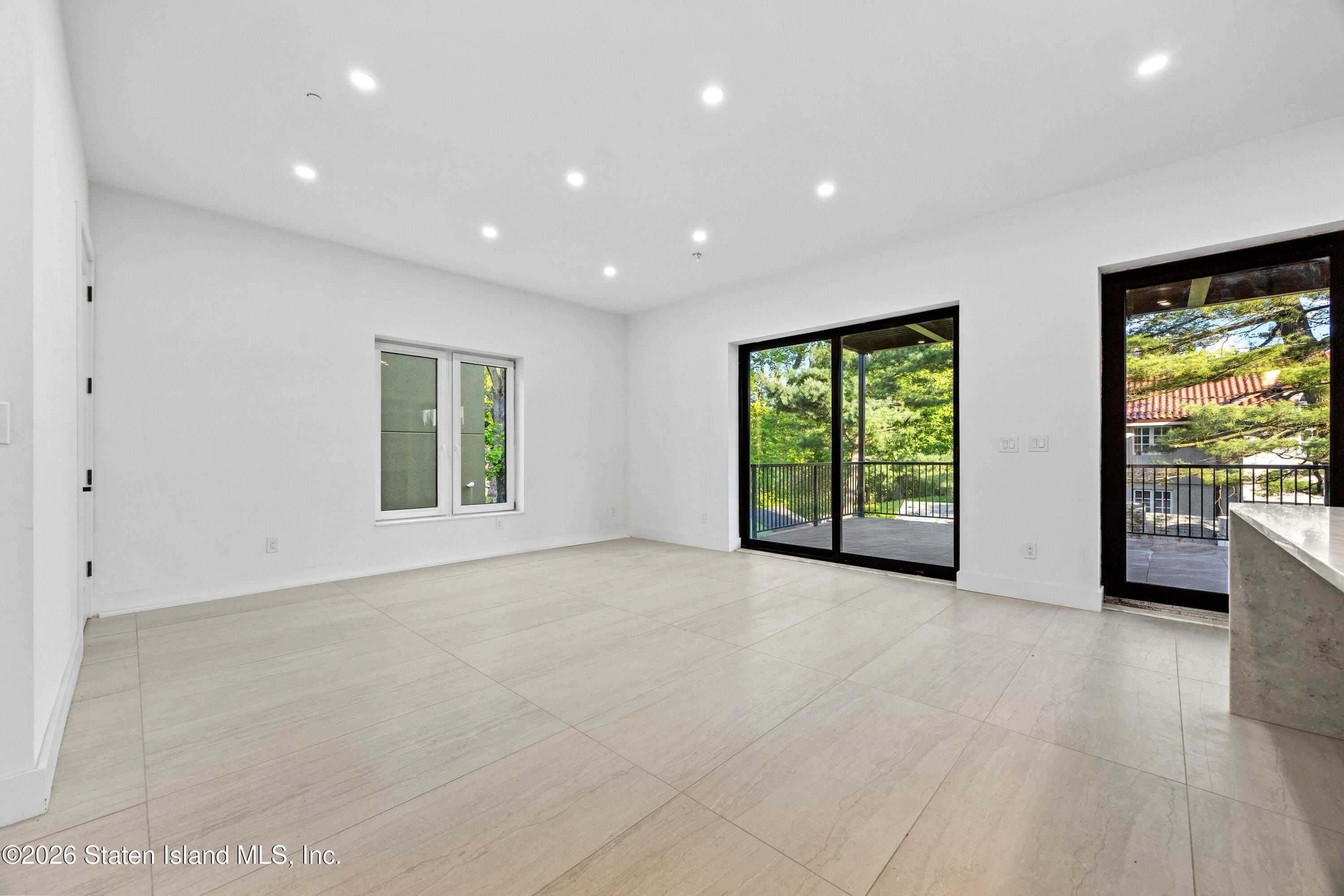 18 Shore Acres Road, Staten Island, NY, 10305 image 11