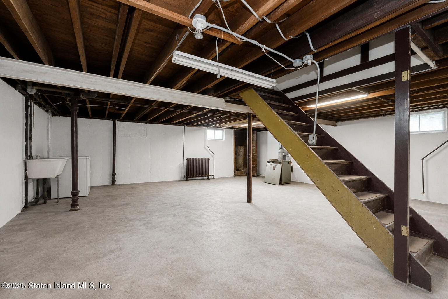 335 Robinson Avenue Image 4