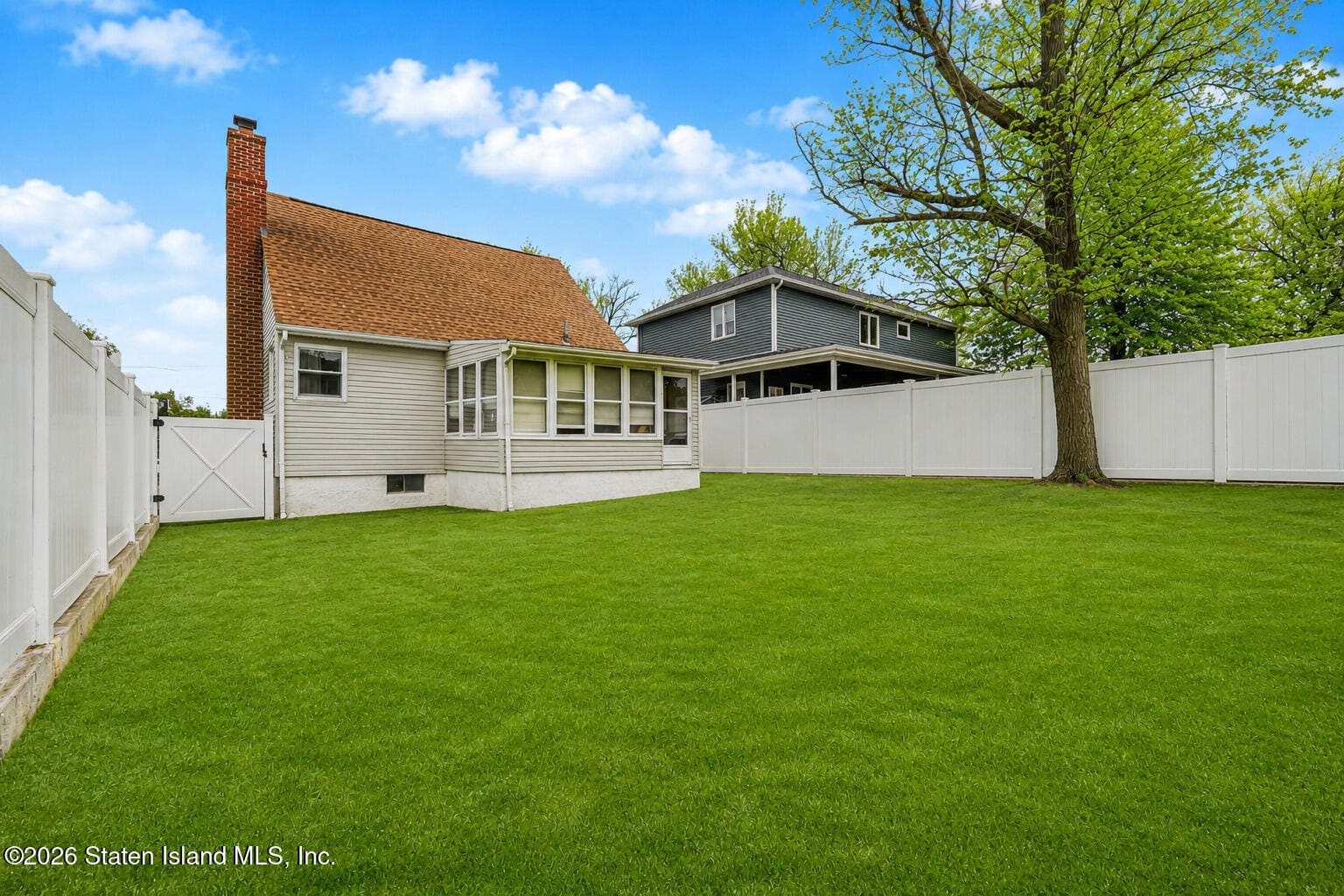 335 Robinson Avenue Image 5