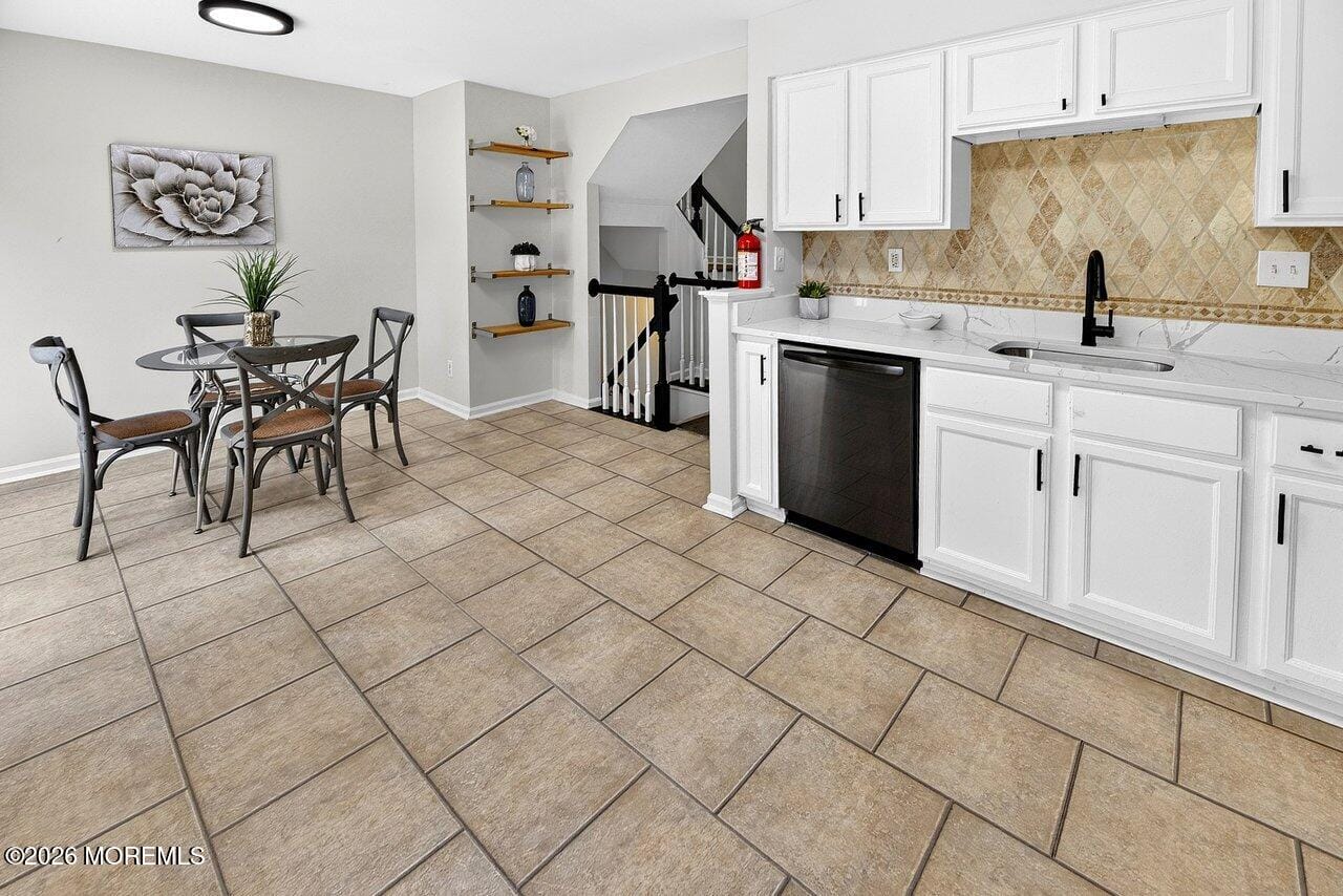70 Coachlight Drive Image 4