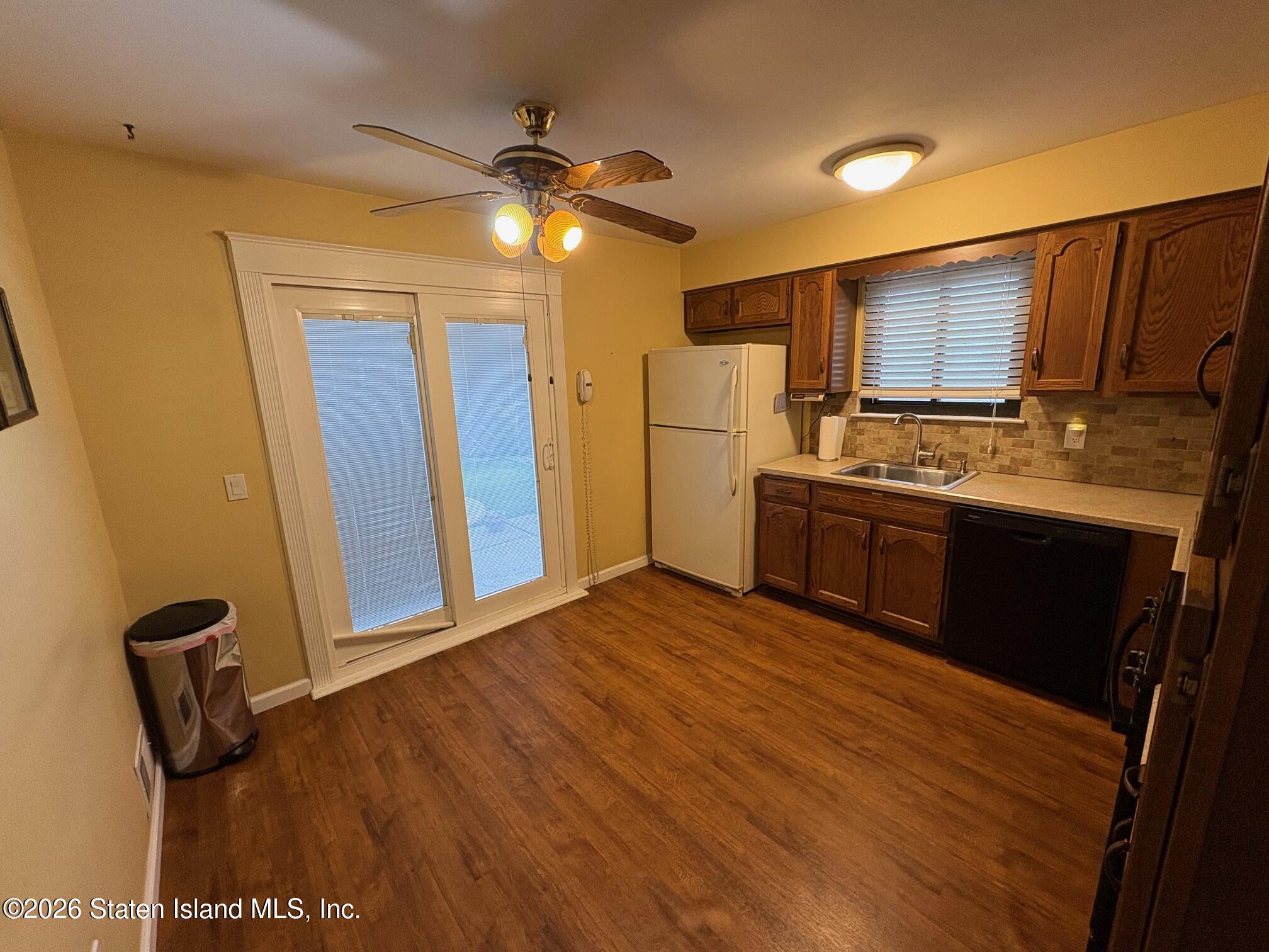 52 E Reading Avenue Image 5