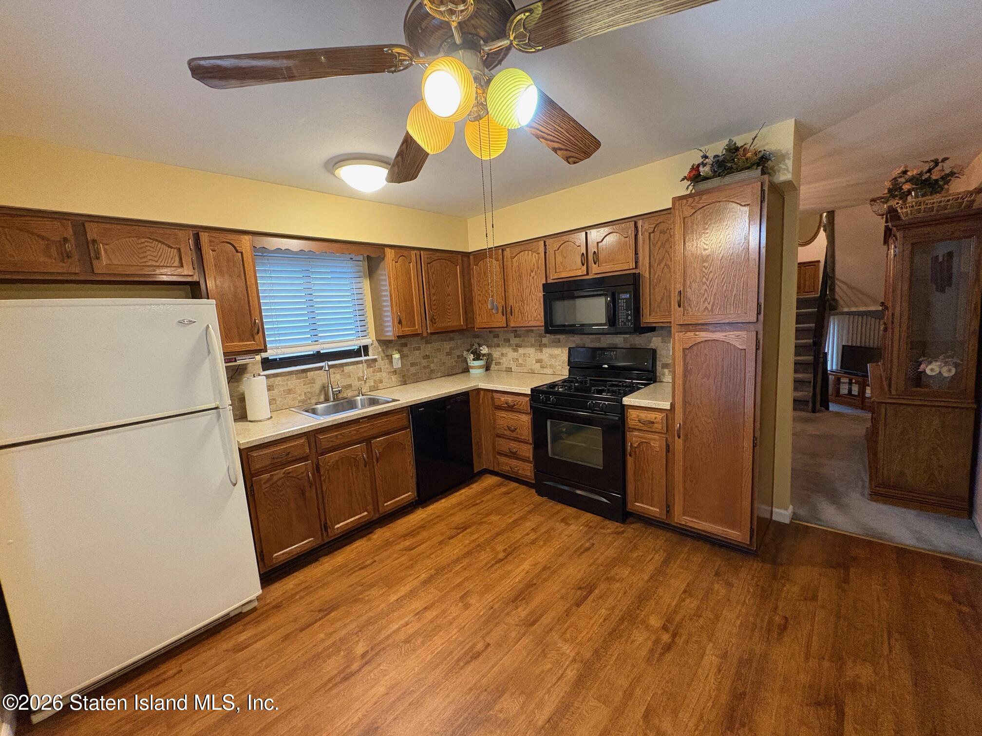52 E Reading Avenue Image 4
