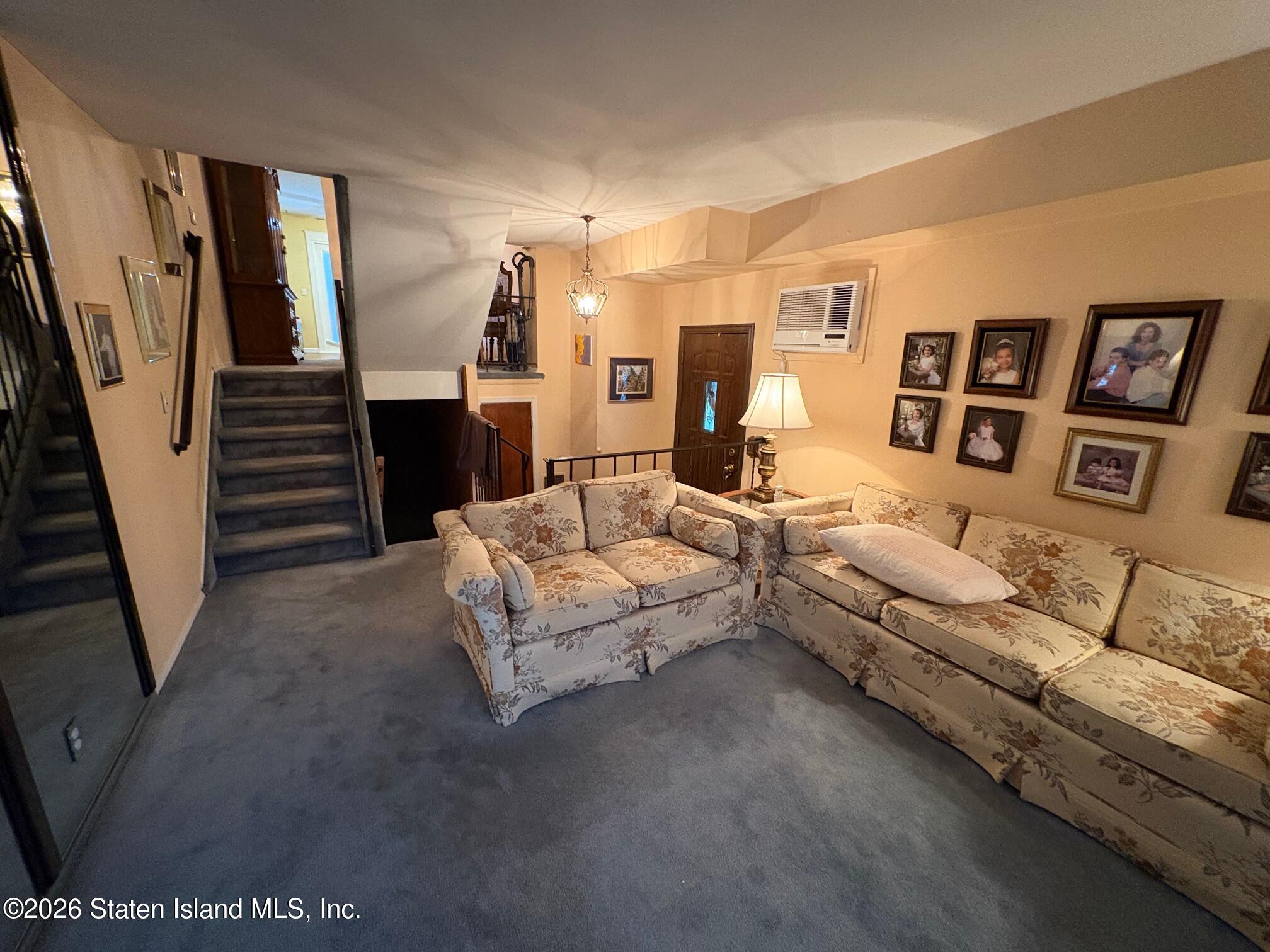 52 E Reading Avenue Image 3