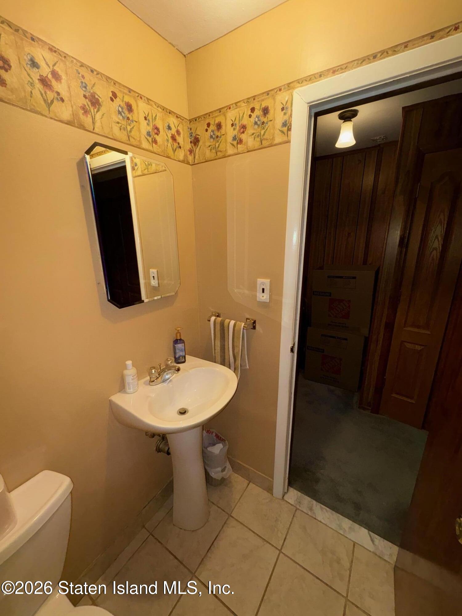 52 E Reading Avenue, Staten Island, NY, 10308 image 9