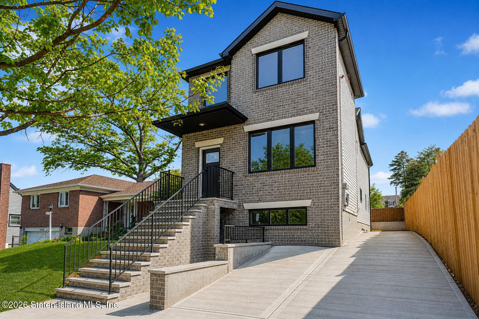 219 Barnard Avenue Image 2