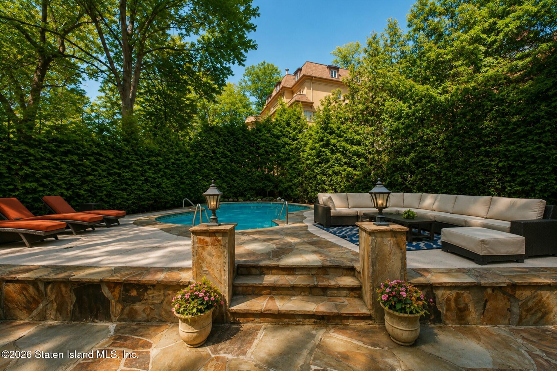 347 Deere Park Place Image 3