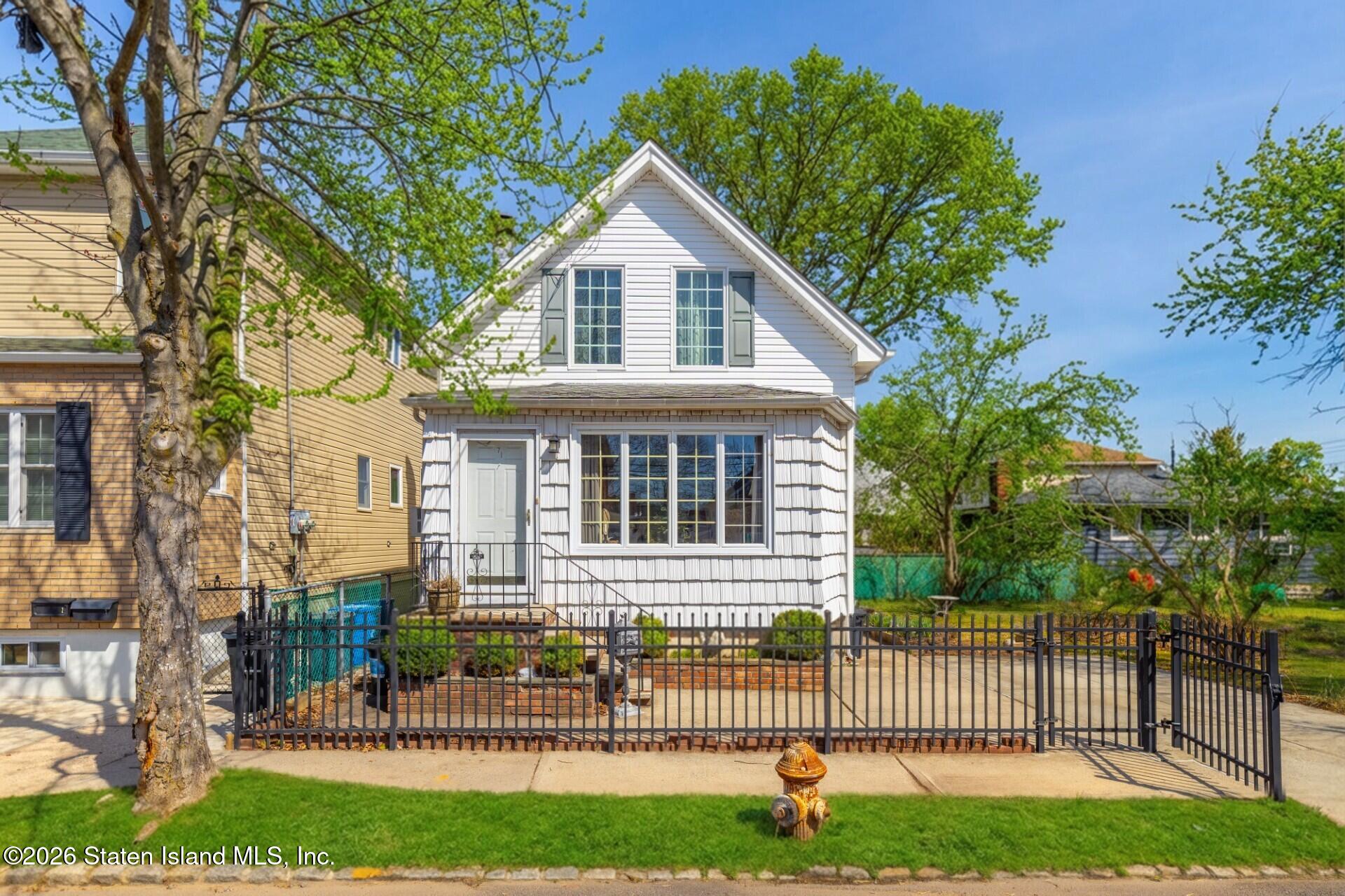 71 Adams Avenue, Staten Island, NY, 10306