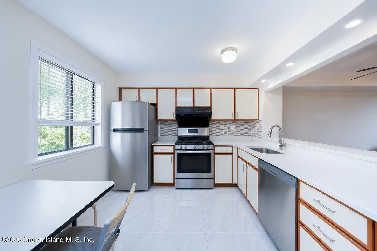 23 Venus Lane, Staten Island, NY, 10314 image 12