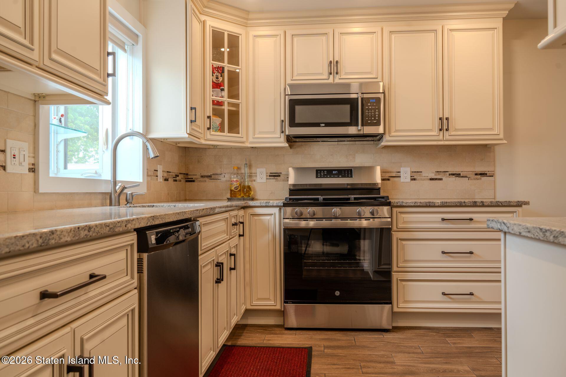 579 Britton Avenue Image 5