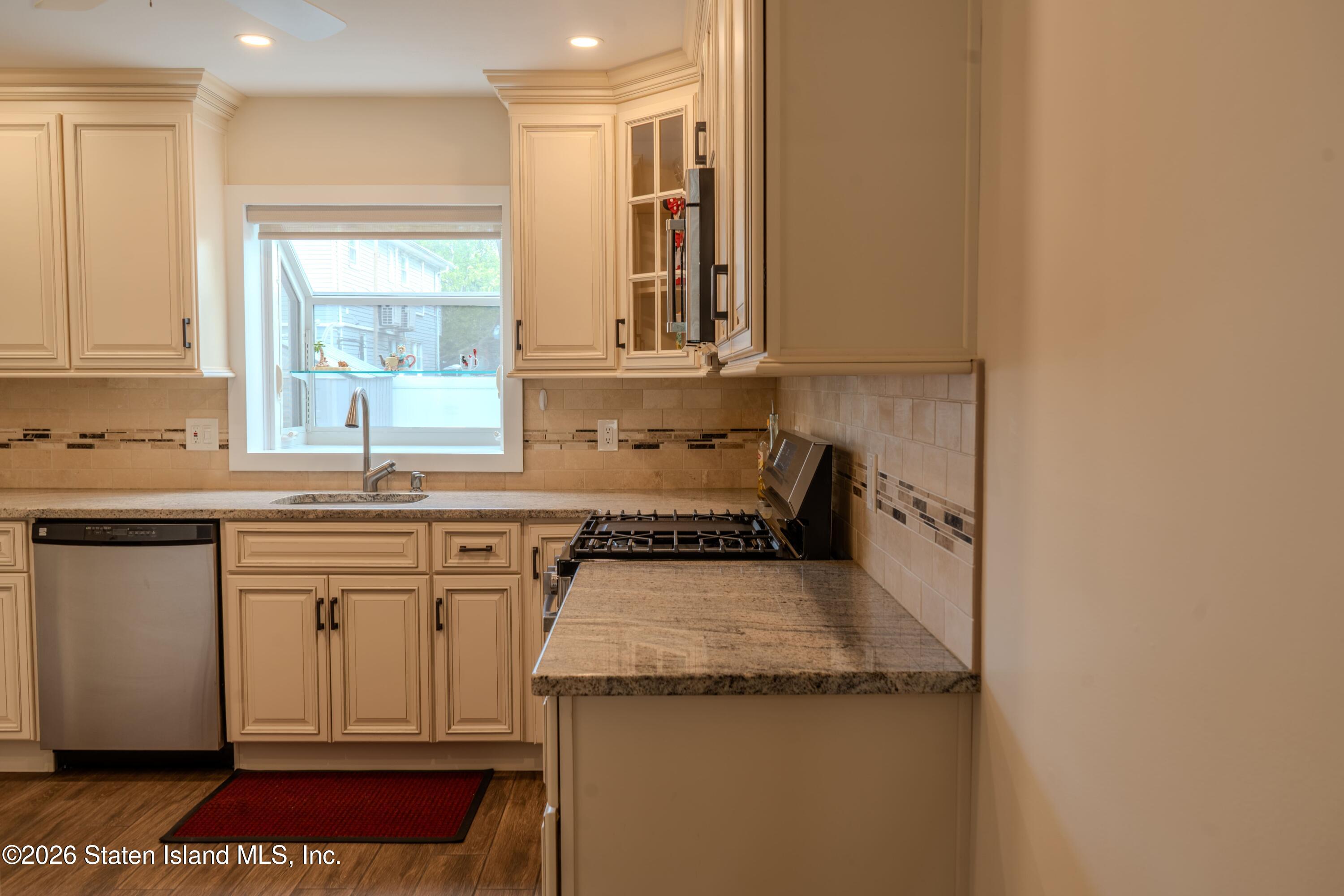 579 Britton Avenue, Staten Island, NY, 10304 image 7