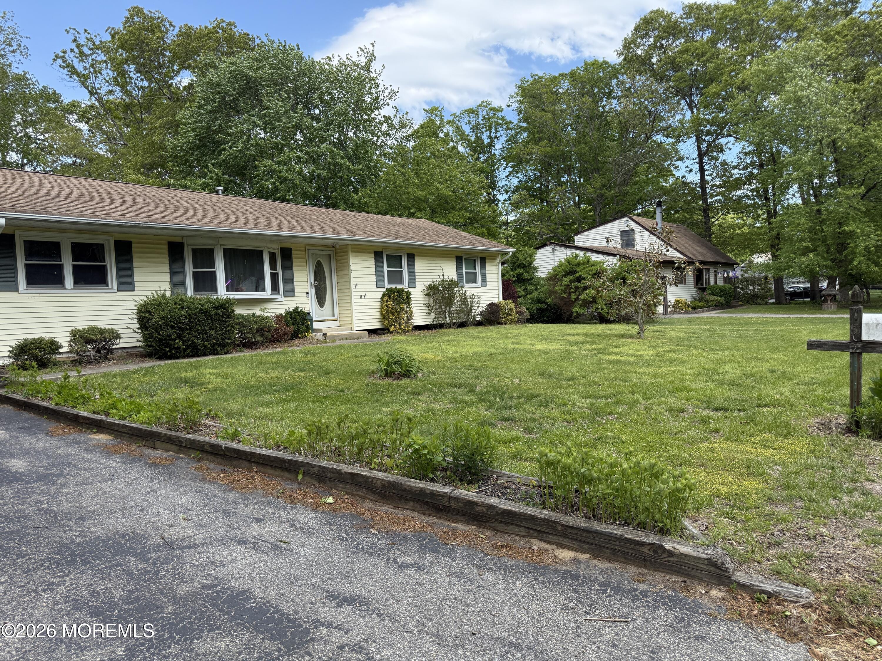 15 Crest Road Image 2