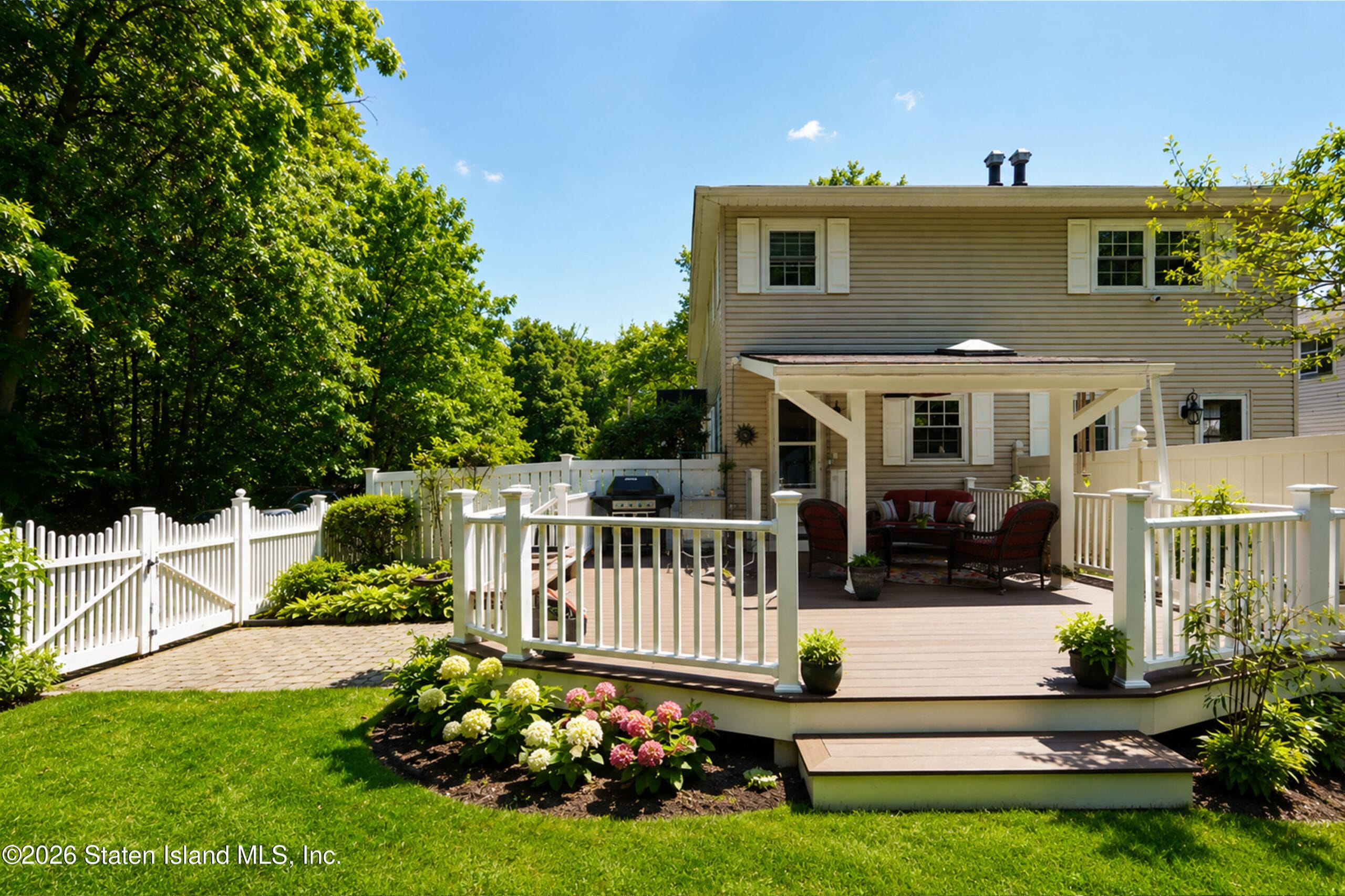 256 Richard Avenue Image 2