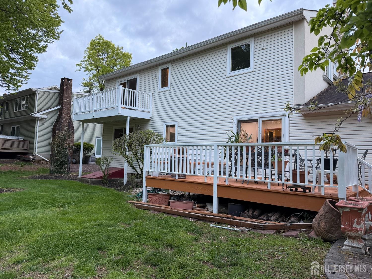 688 Grove Avenue Image 4