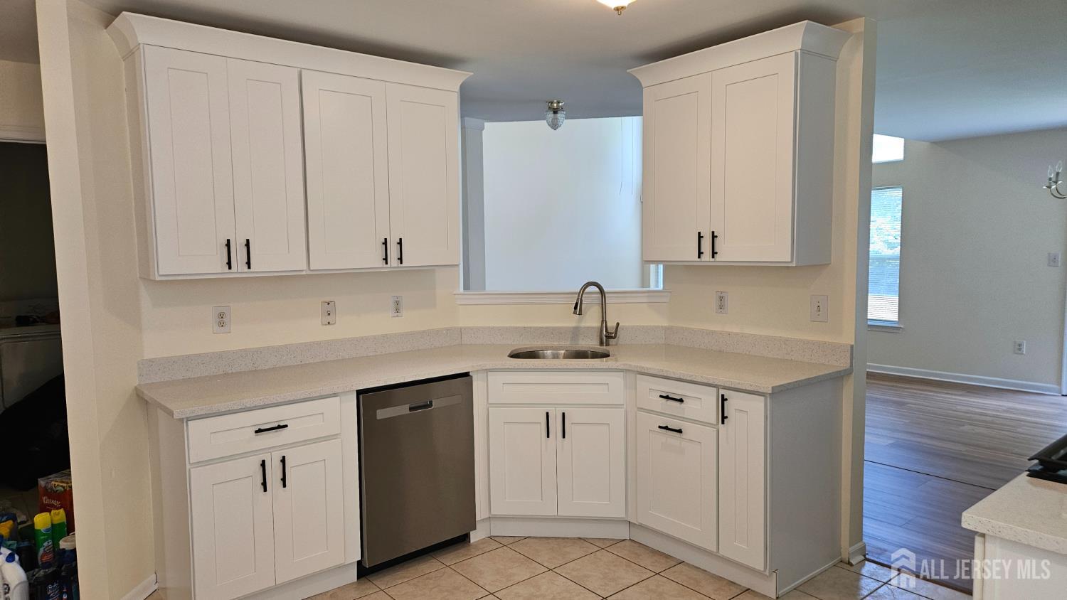 405 Cobblestone Court Image 5