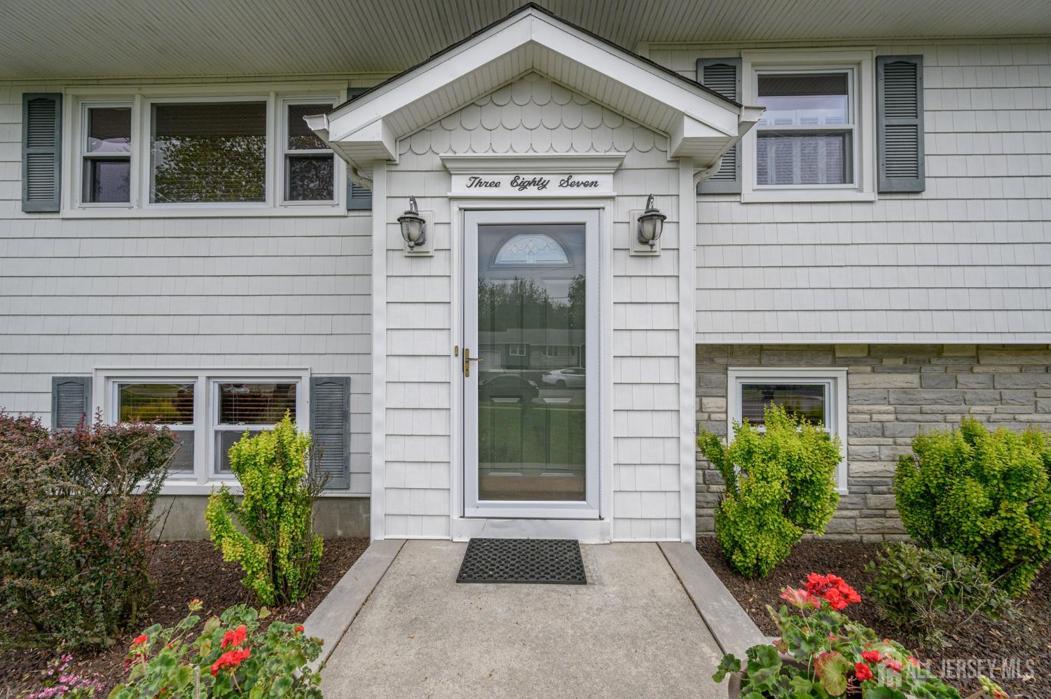 387 Suburban Drive Image 2
